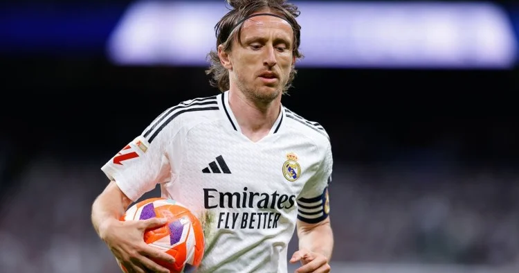 Luka Modriç Real dan ayrılır RƏSMİ