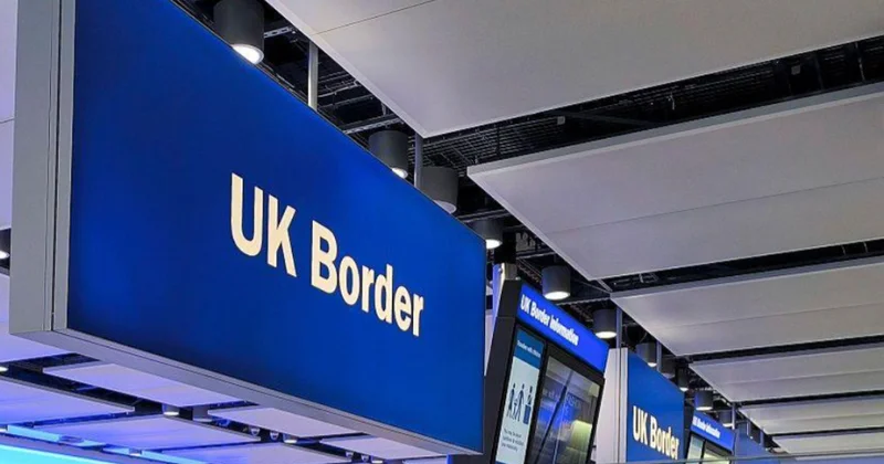 Ötən il Britaniyaya miqrasiya edənlərin sayı yarıbayarı azalıb