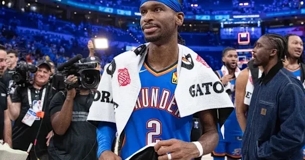 MVP seçilib komanda yoldaşlarına Rolex saatları hədiyyə edib
