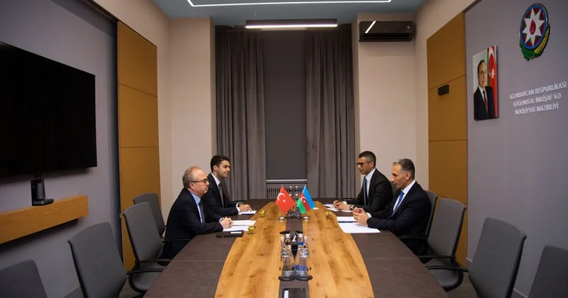 Azərbaycan və Türkiyə Orta Dəhlizin inkişaf istiqamətlərini müzakirə edib