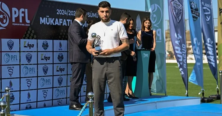 II Liqa: Bombardir təltif edildi