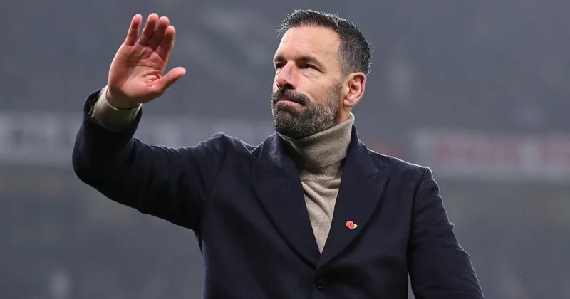 Rud Van Nistelroy Lester Siti dən ayrılacaq