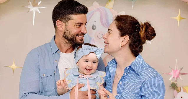 İlk dəfə qızlarının üzünü göstərdilər Fotolar