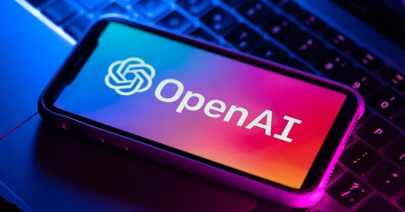 OpenAI smartfon anlayışından fərqli cihaz yaratmaq üçün io startapını aldı