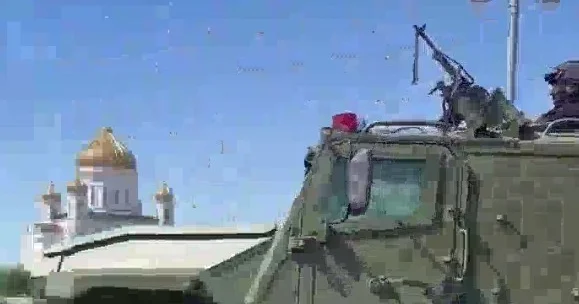 У Кремля разместили технику РЭБ