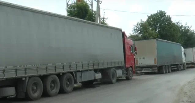 Azərbaycana gətirilən 500 tondan artıq kartof gömrükdə çürüyür Video