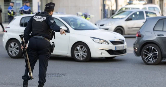 Fransa polisinə sürücüləri təqib etmək üçün səlahiyyət verildi