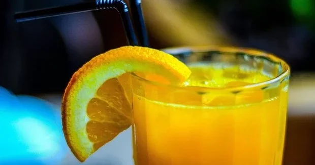 Portağal şirəsində C vitamini yoxdur? Həkim danışdı