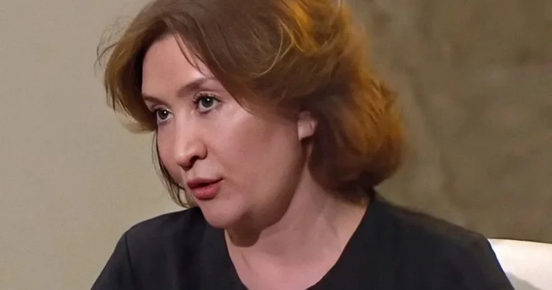 Rusiyanın axtarışa verdiyi keçmiş hakim Azərbaycanı tərk edib Vəkili danışdı