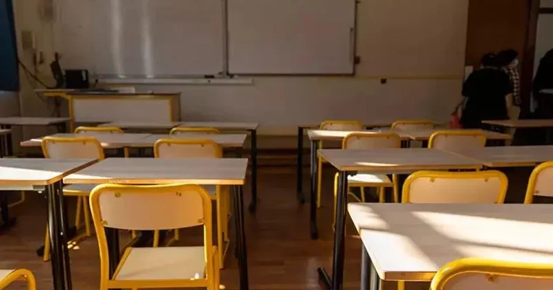 Fələstinlilər üçün bir dəqiqəlik sükut elan edən müəllim cəzalandırıldı