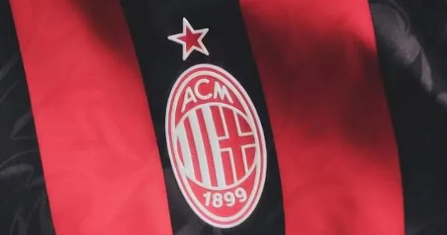 Milan yeni mövsümdə bu formanı geyinəcək Şəkillər