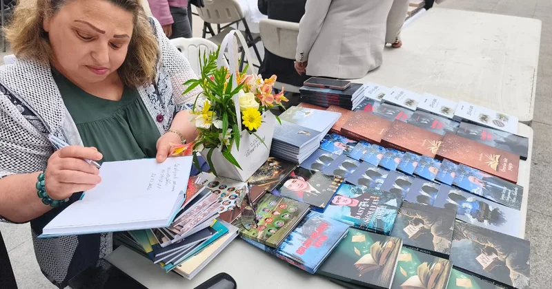 Şairə publisist Raziyə Kamilqızının yeni kitabları təqdim olundu FOTO