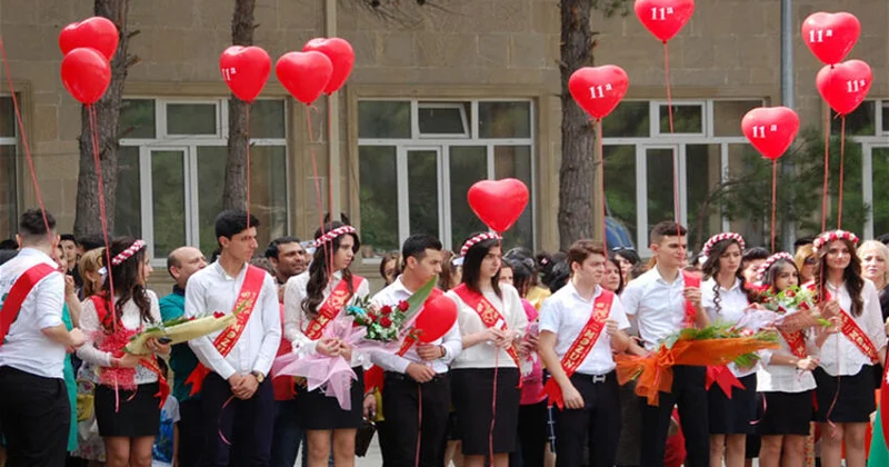 Bayağı mahnıların ifası qadağan edildi “Son zəng”lə bağlı QAYDALAR