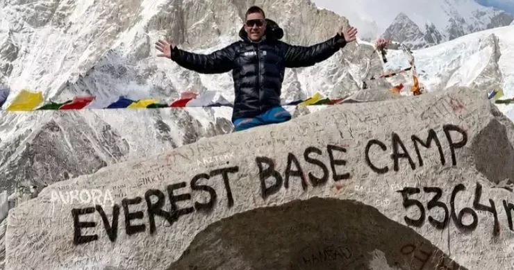 Dünyada İLK Ayaqları olmayan Rüstəm Nəbiyev Everesti fəth etdi