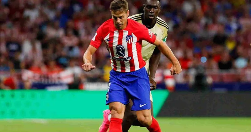 “Atletiko” və “Çelsi”də oynamış futbolçu “butslarını asdı”