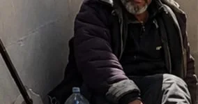 Пожилой мужчина получит приют