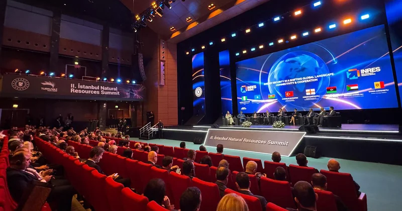 Energetika naziri İstanbul Təbii Sərvətlər Zirvəsində iştirak edib