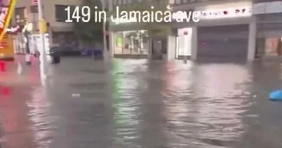 Нью Йорк ушел под воду после мощного шторма ВИДЕО