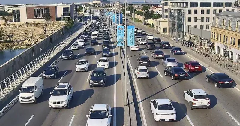 Paytaxtda 21 istiqamətdə sıxlıq var