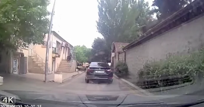 Bakıda “Lexus” sürücüsü küçəni zibillədi 90 LD 800 VİDEO