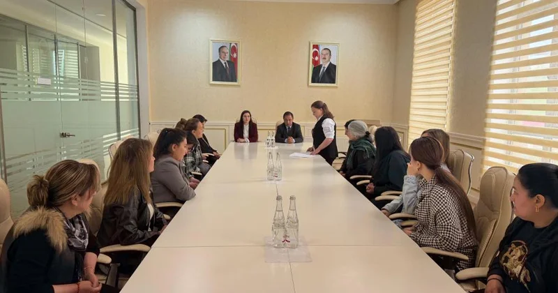 Gədəbəydə “28 May Müstəqillik günüdür” mövzusunda dəyirmi masa keçirildi