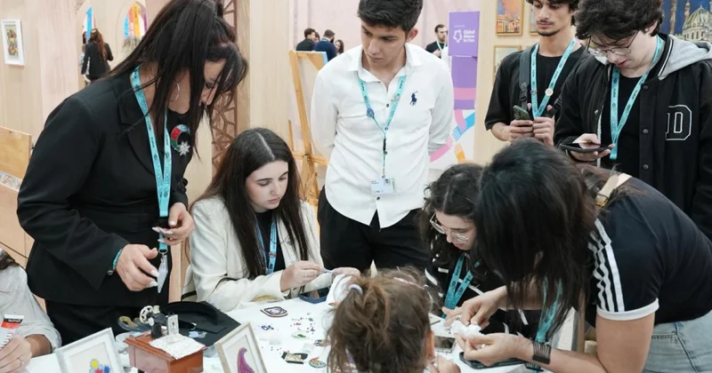 DOST İnklüziv İnkişaf və Yaradıcılıq Mərkəzinin WUF13 ün sərgi sahəsindəki pavilyonu işini yekunlaşdırıb
