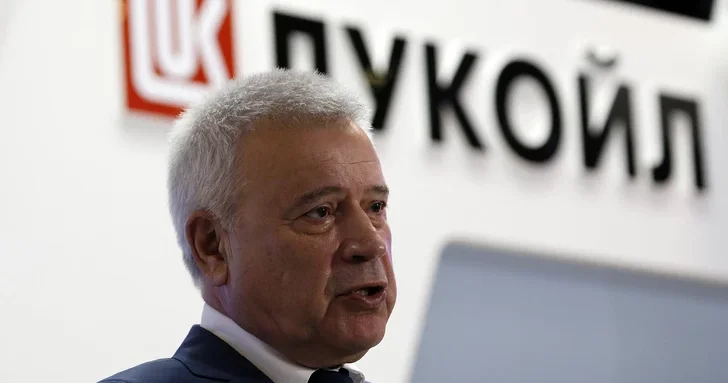Вагит Алекперов: Доход от ситуации в Ормузе краткосрочный