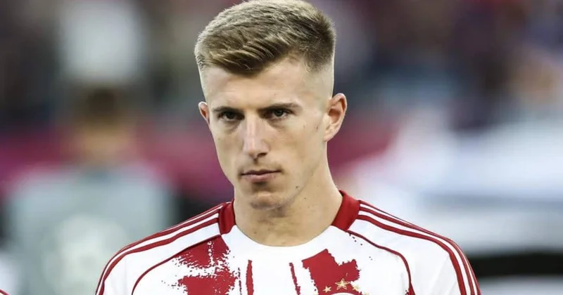 Brayton Olimpiakos un müdafiəçisini transfer edir
