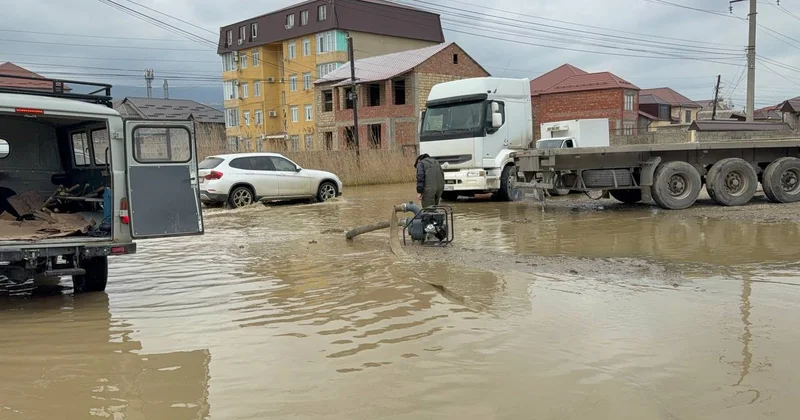 “İnsan“ fondu subasma zamanı sənədsiz evlərini itirmiş vətəndaşlar üçün yeni evlər tikir... İBRƏTAMİZ