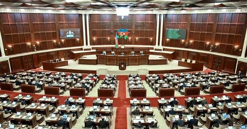 Deputatlar hakimlərə görə toplanır Təyinatlara baxılacaq