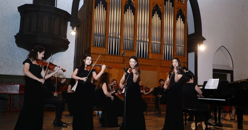 “İstiqlalın əbədi işığı” adlı konsert proqramı keçirildi