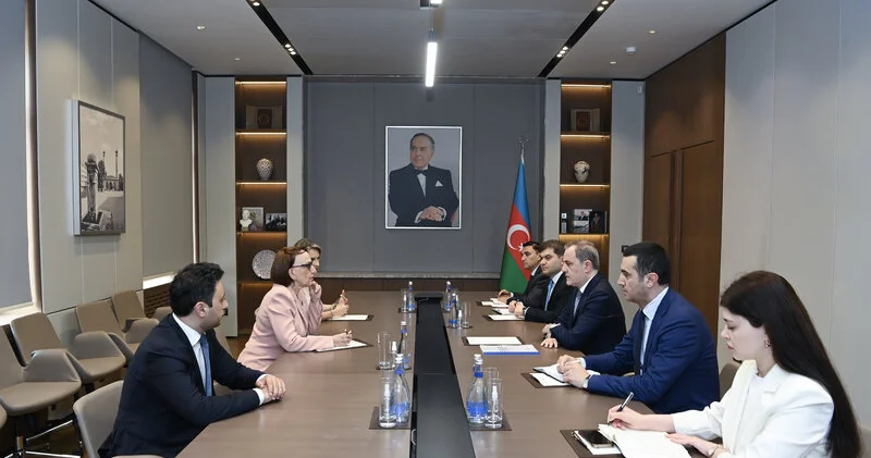 Ceyhun Bayramov Rebeka Qrinspanla görüşüb FOTO