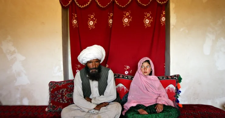 Əfqanıstanda azyaşlılarla nikah qanuniləşib