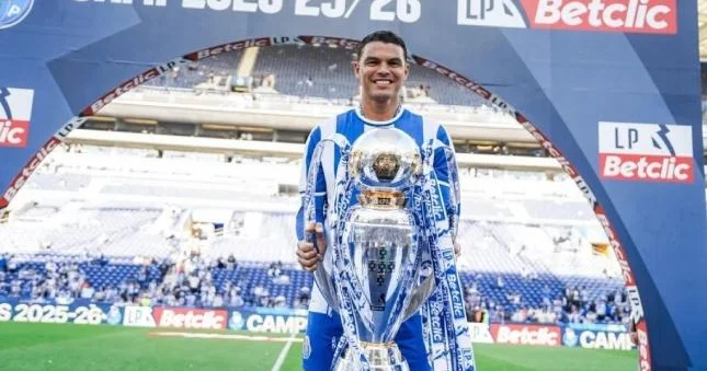 Tiaqo Silva Portu dan ayrıldı Rəsmi