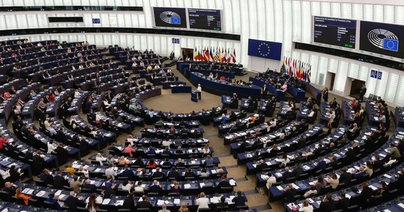 Avropa Parlamentinin deputatları qurumun Azərbaycanla bağlı siyasətini tənqid ediblər