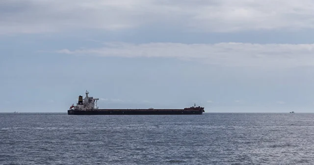 Hörmüzdə xaos: Tankerlər boğazı tərk edir