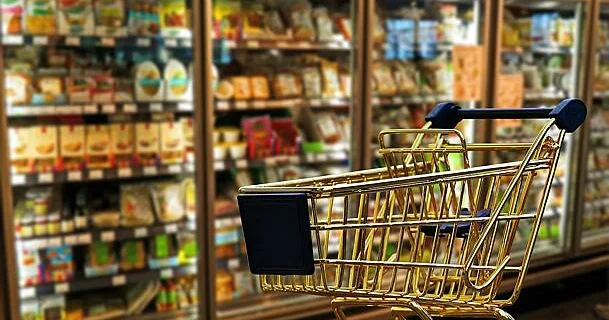 Rusiyalı keşiş hipermarketləri bağlamağa çağırır...