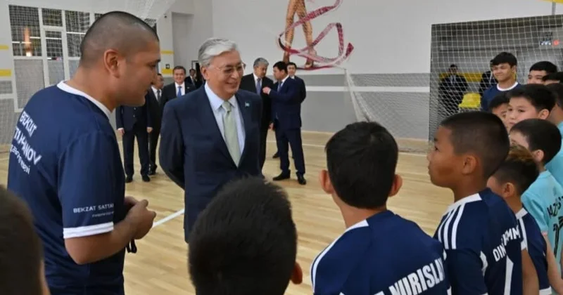 Ölkə başçısı futbolçu nəvəsindən danışdı