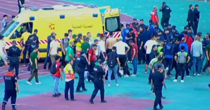 Çempionat oyununda faciə: tribuna çökdü, 1 nəfər öldü