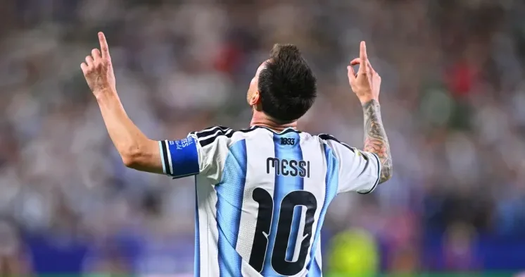 Messi öz rekordunu YENİLƏDİ