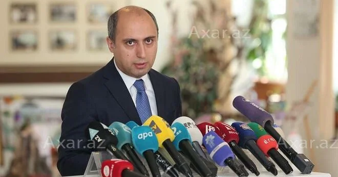 Dərsliklərdə problem var Nazir