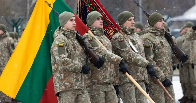 Лидер правящей партии Литвы допустил введение всеобщего призыва
