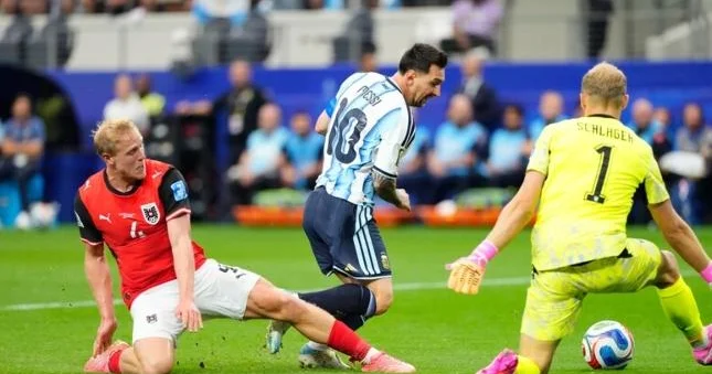Əvvəl penaltini qaçırdı, sonra dubl etdi Video