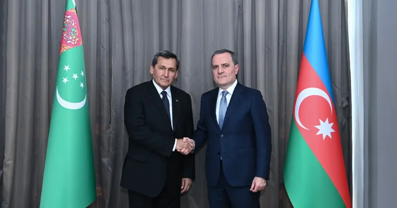 Ceyhun Bayramov Rəşid Meredovla görüşüb