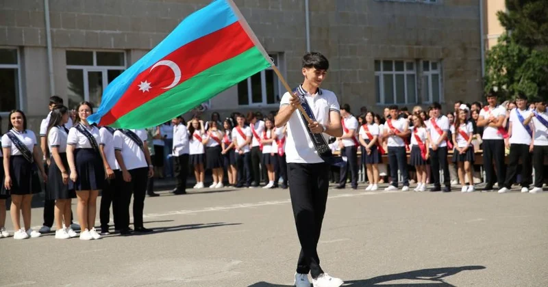 Paytaxt təhsili tədris ilini necə başa vurur?