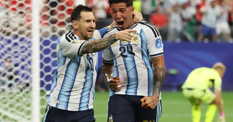 Messi Klozeni geridə qoydu Dünya çempionatlarının yeni bombardiri
