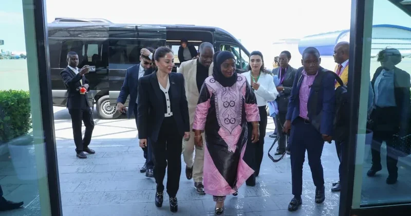Mozambikin spikeri Azərbaycanda səfərdədir