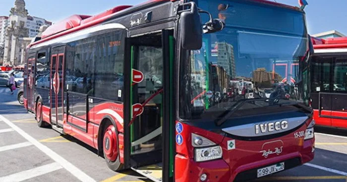 Sərnişinlərə XƏBƏRDARLIQ: Bakıda iki avtobusun yolu dəyişir