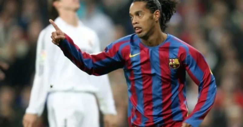 Ronaldinyo meydançaya qayıdır? AÇIQLAMA