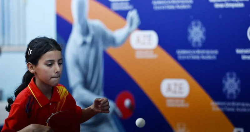 Məktəblilərin stolüstü tennis yarışlarında ilk mükafatçılar bilindi FOTO